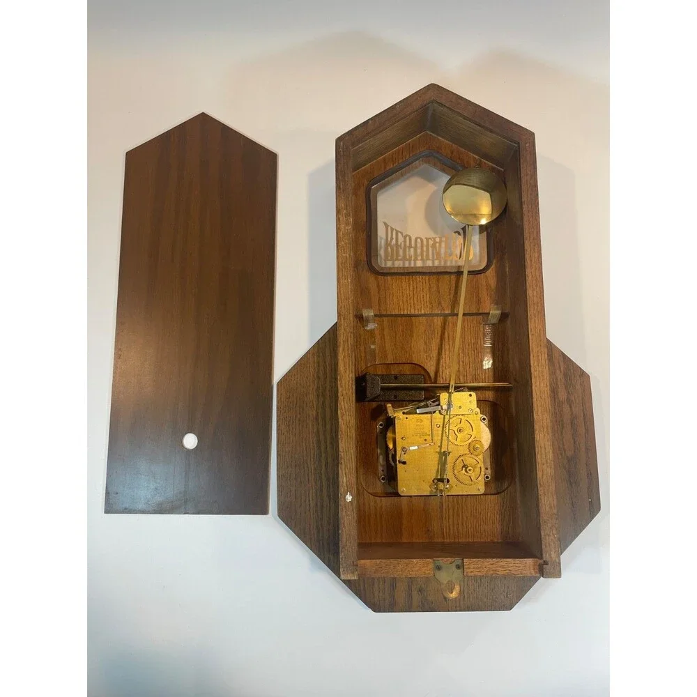 Howard Miller Regulator Wall Clock Chimes Mechanical Key 612-533 Honey Oak Works
